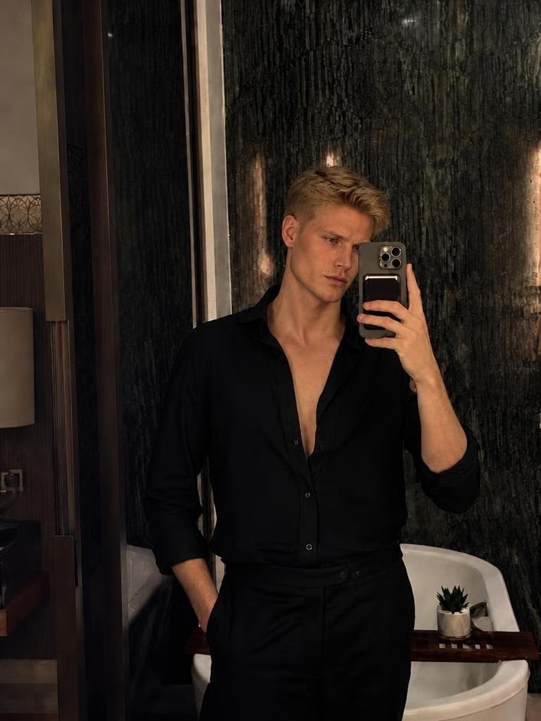 AI-generated pro pose example